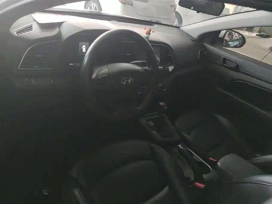 Hyundai Elantra 2019 1.4T Dual-Clutch Dynamic & Vitality Edition — миниатюра 12