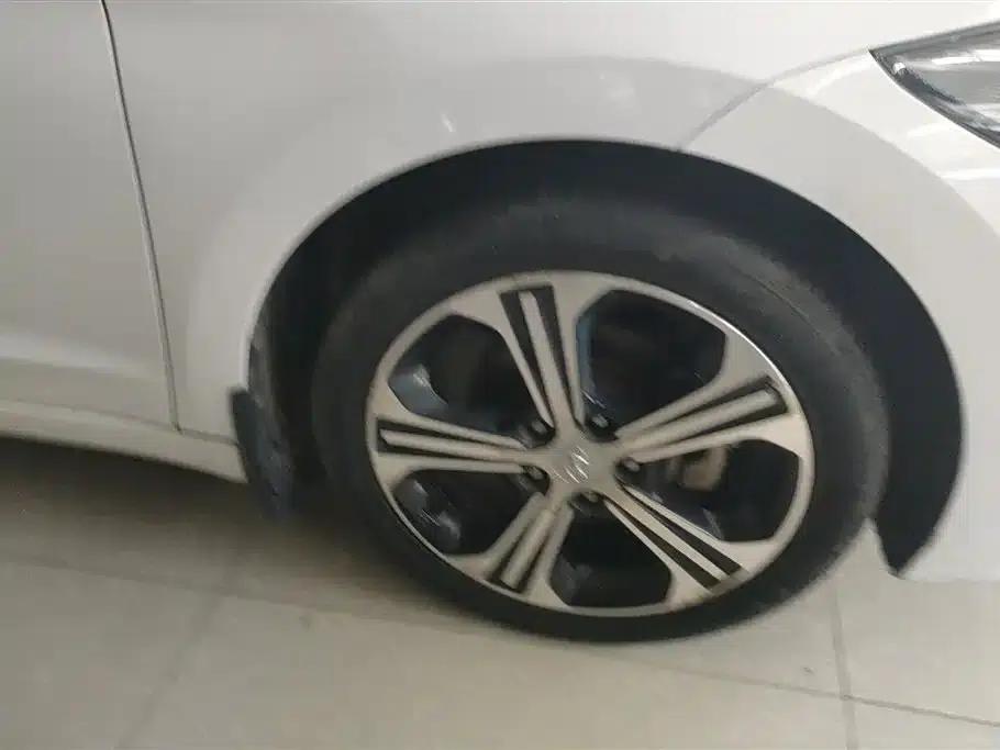 Hyundai Elantra 2019 1.4T Dual-Clutch Dynamic & Vitality Edition — миниатюра 6