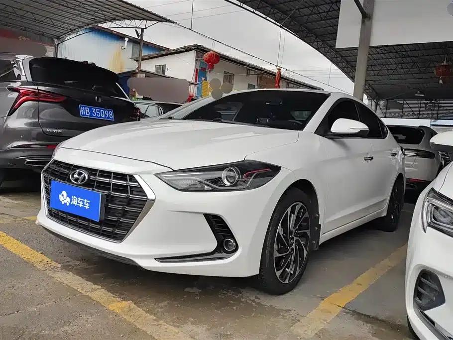 Hyundai Elantra 2019 1.4T Dual-Clutch Dynamic & Vitality Edition — миниатюра 1