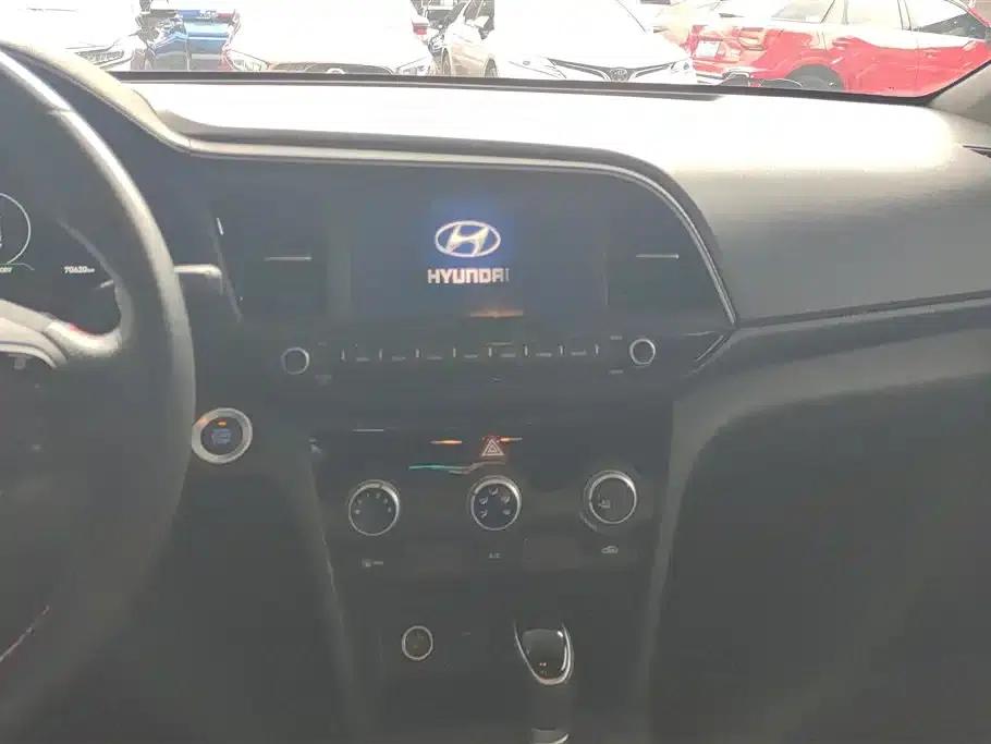 Hyundai Elantra 2019 1.4T Dual-Clutch Dynamic & Vitality Edition — миниатюра 13