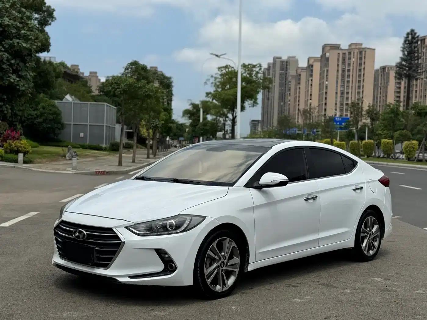 Hyundai Elantra 2016 1.6L Automatic Smart Elite Edition — миниатюра 1