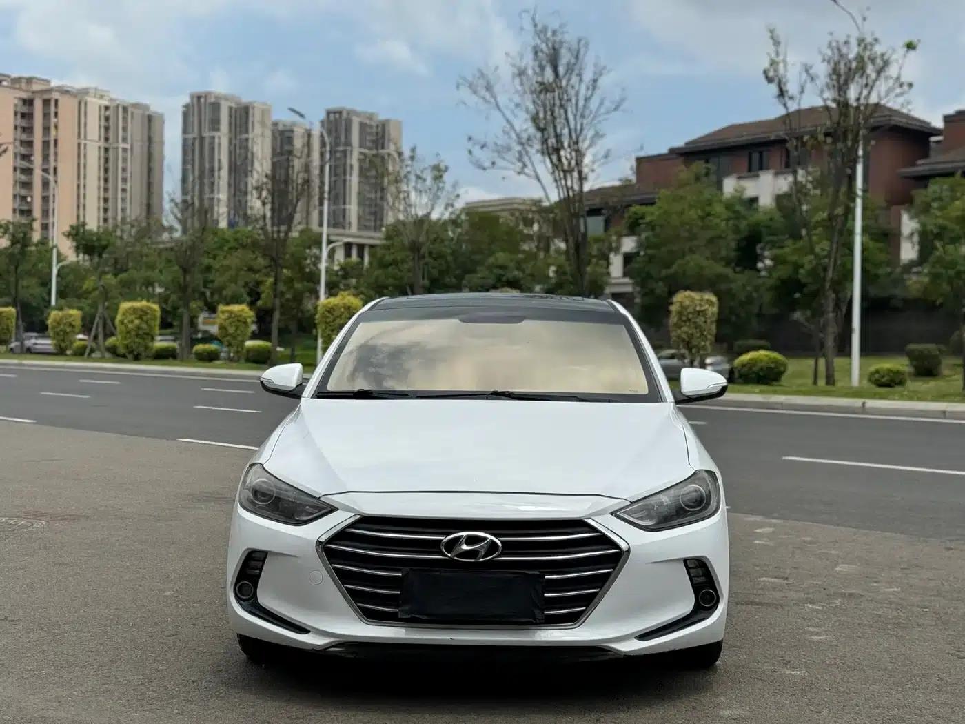 Hyundai Elantra 2016 1.6L Automatic Smart Elite Edition — миниатюра 2