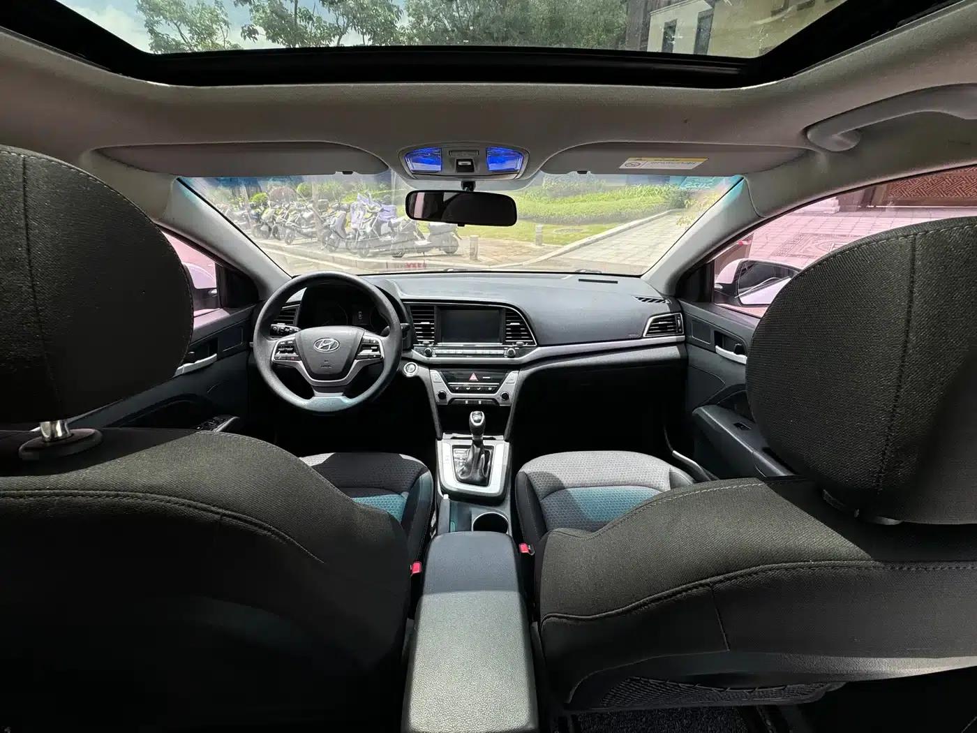 Hyundai Elantra 2016 1.6L Automatic Smart Elite Edition — миниатюра 9