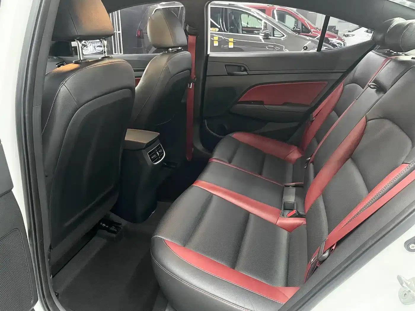 Hyundai Elantra 2016 1.4T Dual-Clutch Dynamic Flagship Edition — миниатюра 11