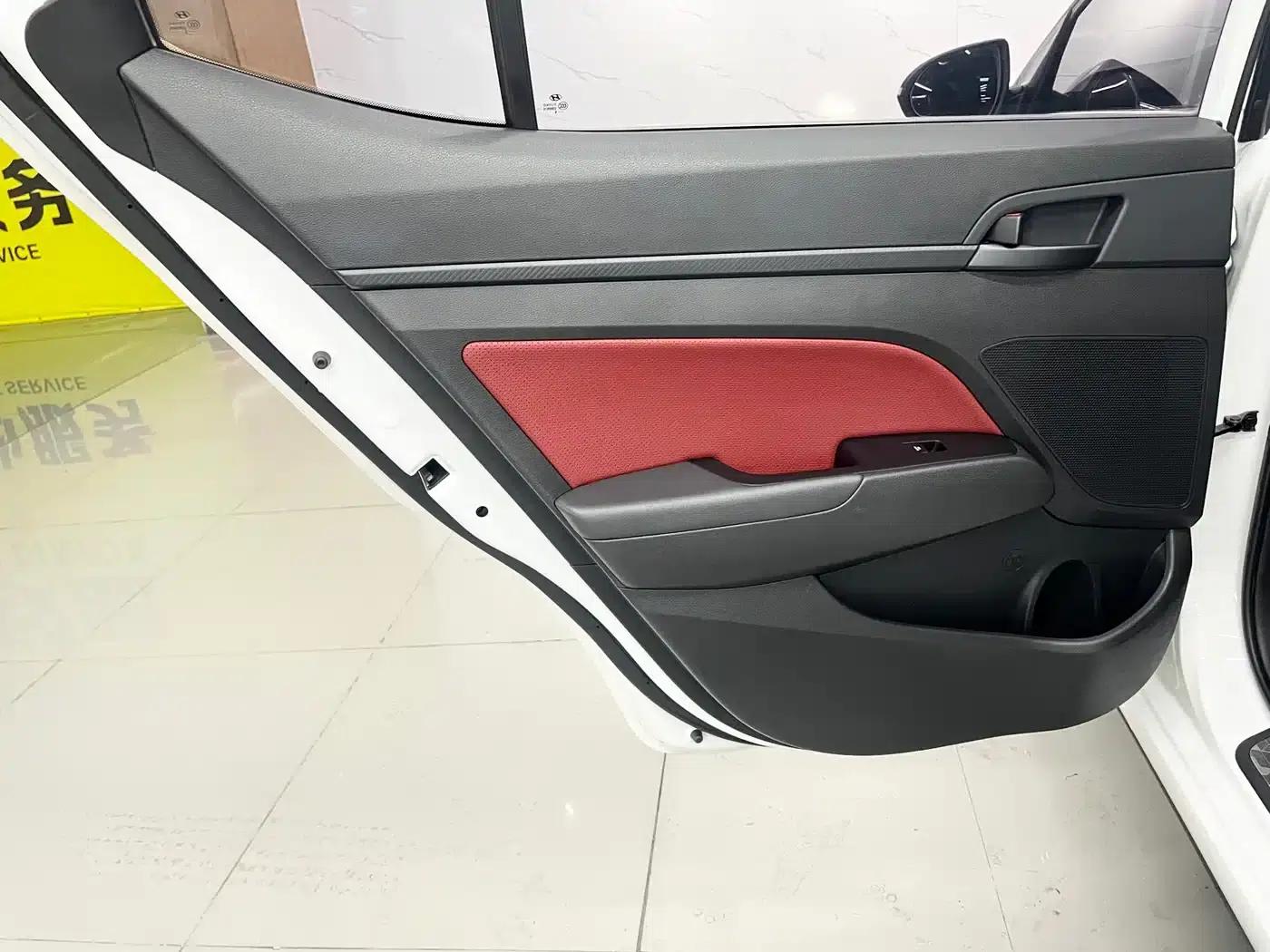 Hyundai Elantra 2016 1.4T Dual-Clutch Dynamic Flagship Edition — миниатюра 12