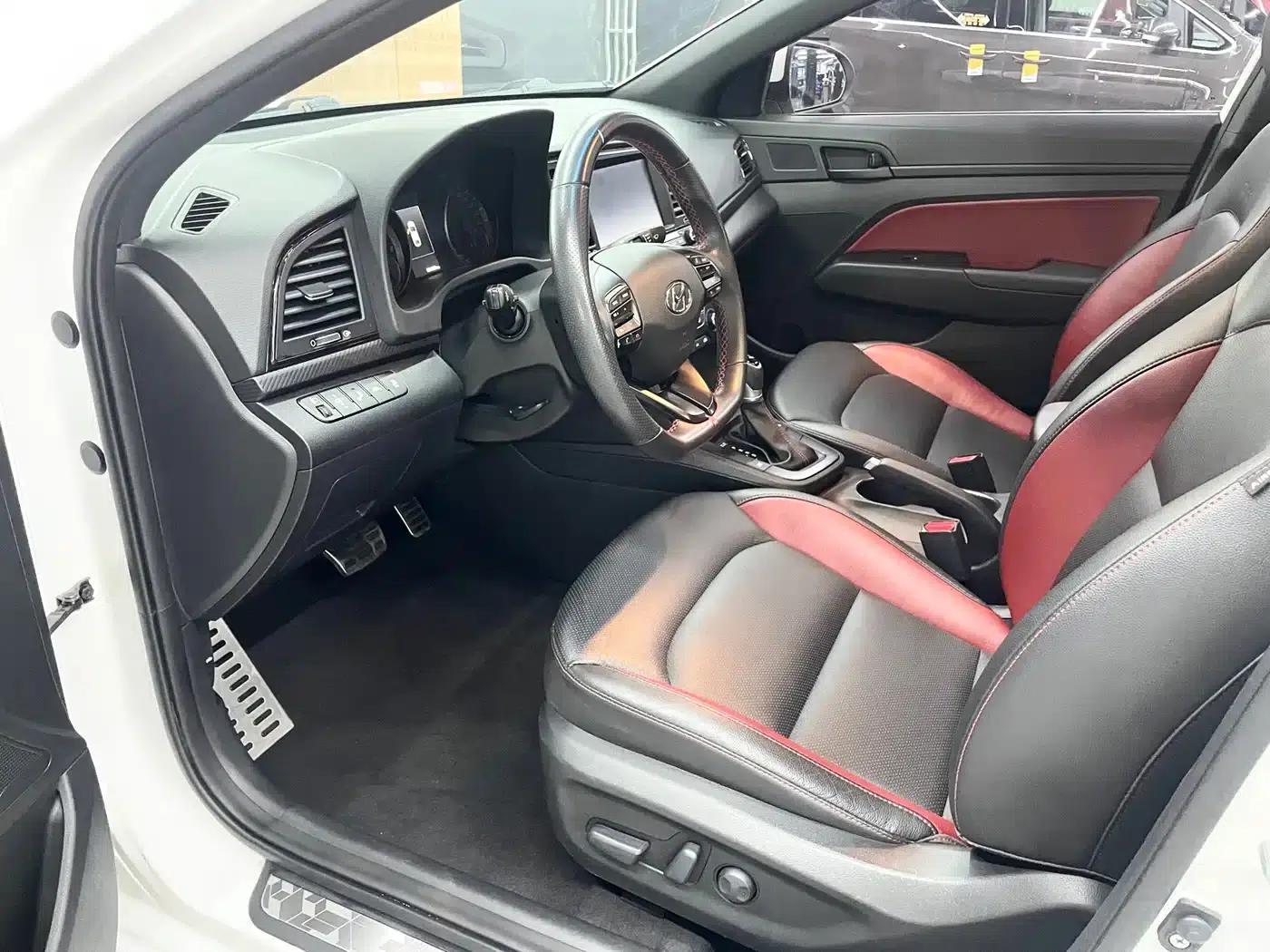 Hyundai Elantra 2016 1.4T Dual-Clutch Dynamic Flagship Edition — миниатюра 7