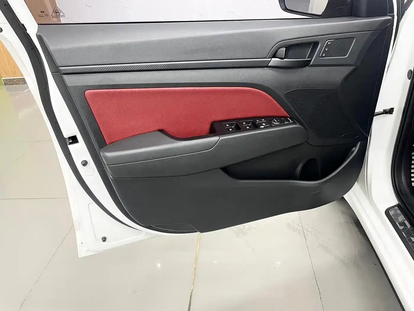 Hyundai Elantra 2016 1.4T Dual-Clutch Dynamic Flagship Edition — миниатюра 8