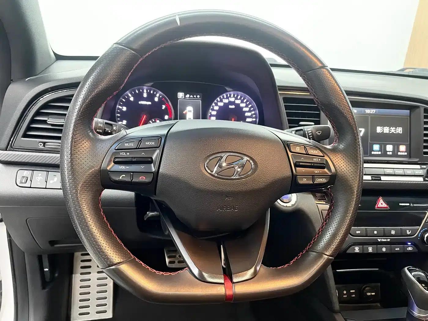 Hyundai Elantra 2016 1.4T Dual-Clutch Dynamic Flagship Edition — миниатюра 10