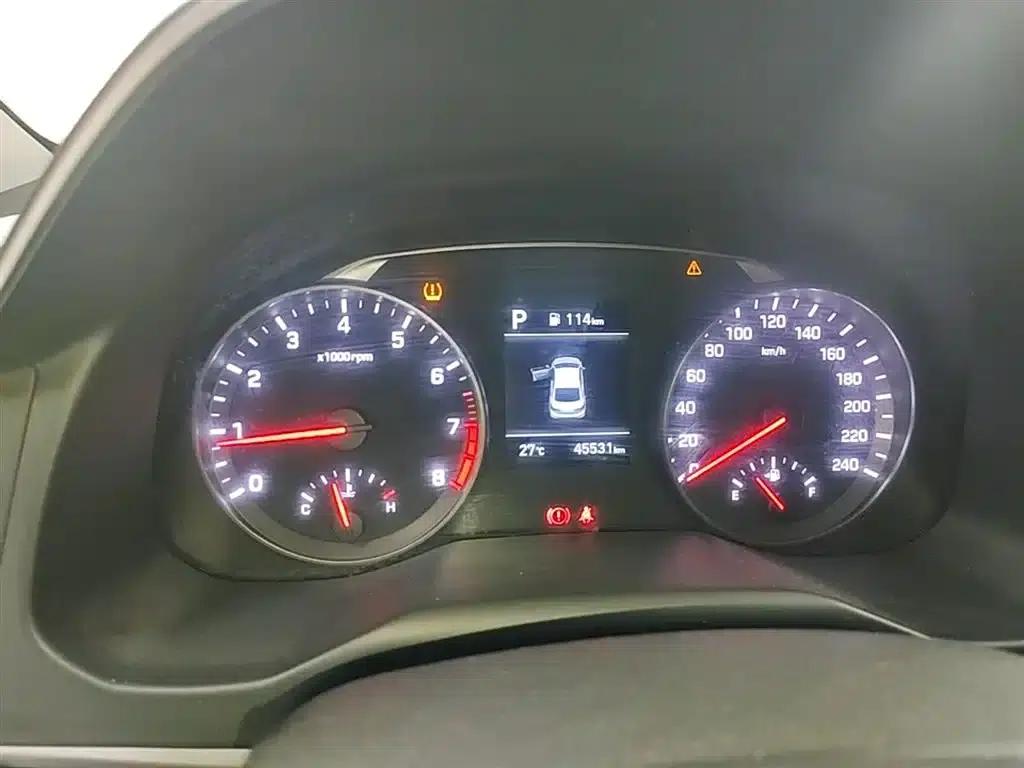 Hyundai Elantra 2019 1.5L CVT Smart Elite Edition — миниатюра 12