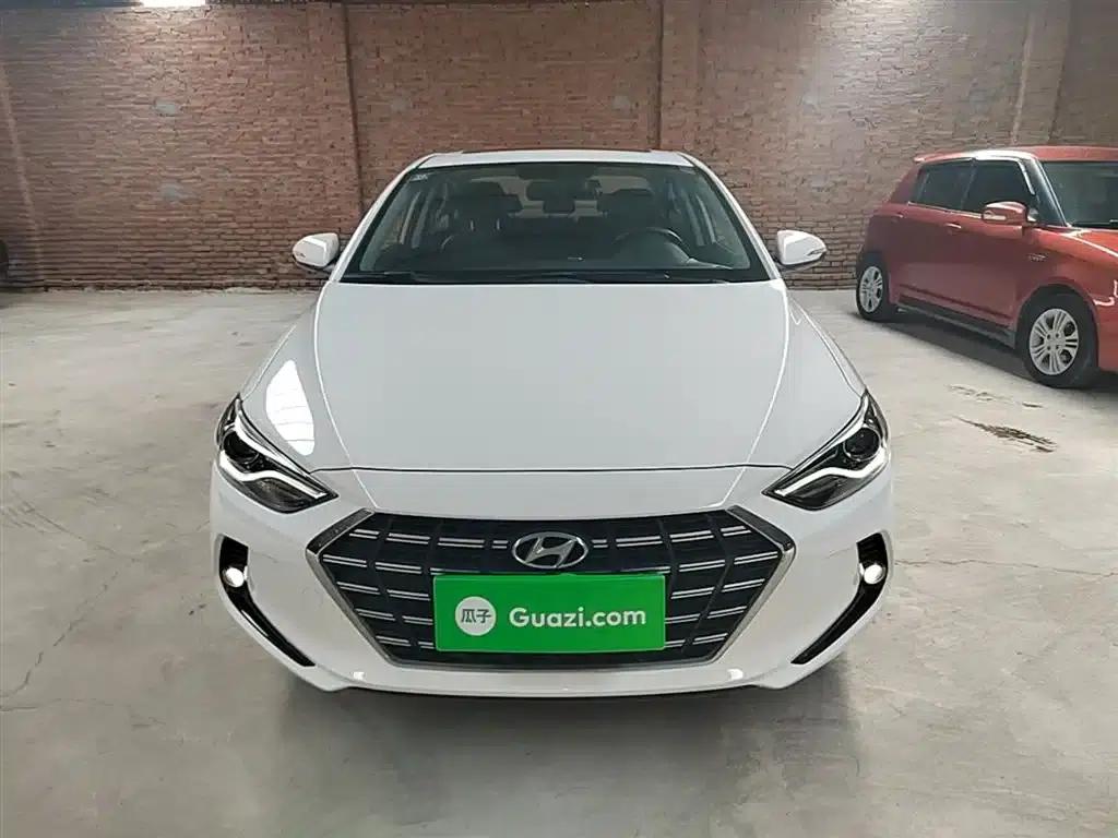Hyundai Elantra 2019 1.5L CVT Smart Elite Edition — миниатюра 3