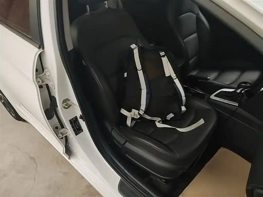 Hyundai Elantra 2019 1.5L CVT Smart Elite Edition — миниатюра 25