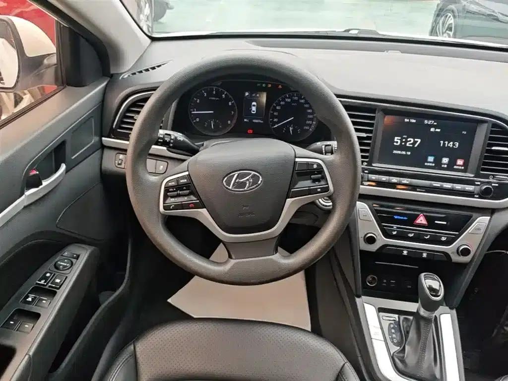 Hyundai Elantra 2016 1.6L Automatic Smart Elite Edition — миниатюра 11