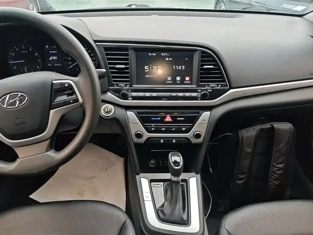Hyundai Elantra 2016 1.6L Automatic Smart Elite Edition — миниатюра 13