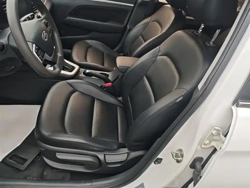 Hyundai Elantra 2016 1.6L Automatic Smart Elite Edition — миниатюра 15