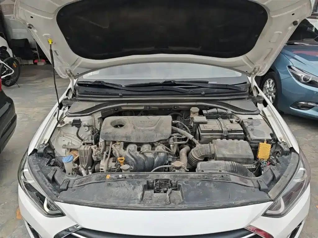 Hyundai Elantra 2016 1.6L Automatic Smart Elite Edition — миниатюра 20