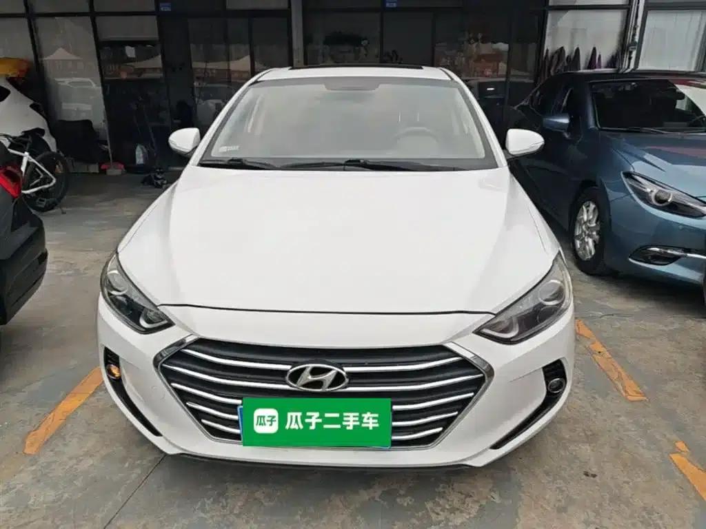 Hyundai Elantra 2016 1.6L Automatic Smart Elite Edition — миниатюра 3