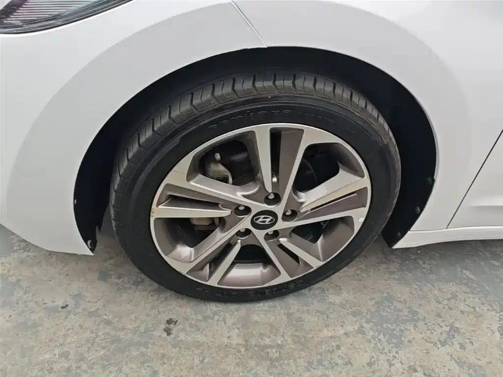 Hyundai Elantra 2016 1.6L Automatic Smart Elite Edition — миниатюра 23