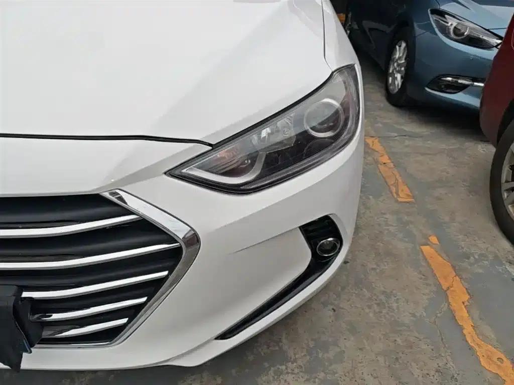 Hyundai Elantra 2016 1.6L Automatic Smart Elite Edition — миниатюра 24