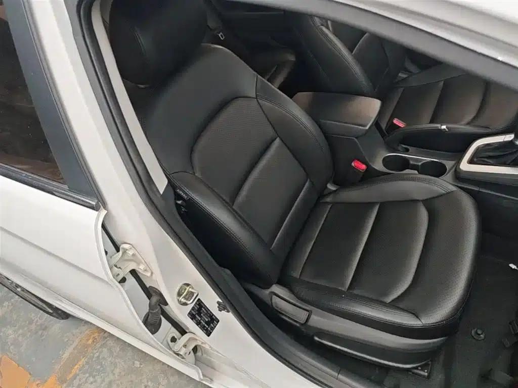 Hyundai Elantra 2016 1.6L Automatic Smart Elite Edition — миниатюра 25