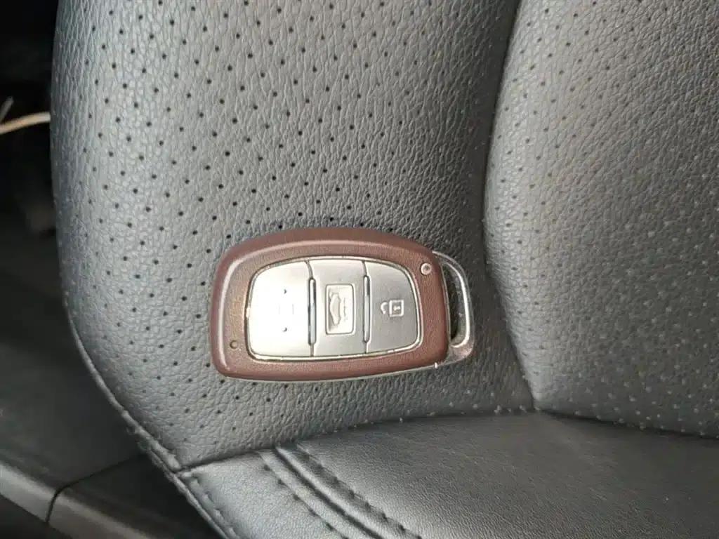 Hyundai Elantra 2016 1.6L Automatic Smart Elite Edition — миниатюра 9