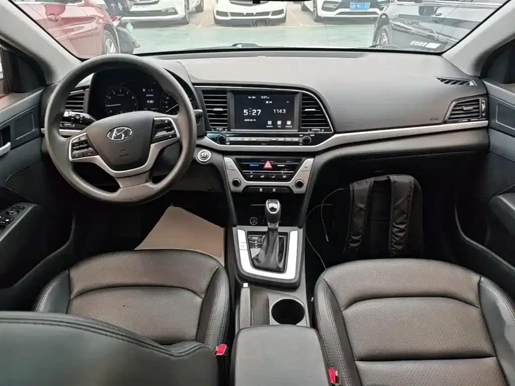 Hyundai Elantra 2016 1.6L Automatic Smart Elite Edition — миниатюра 10