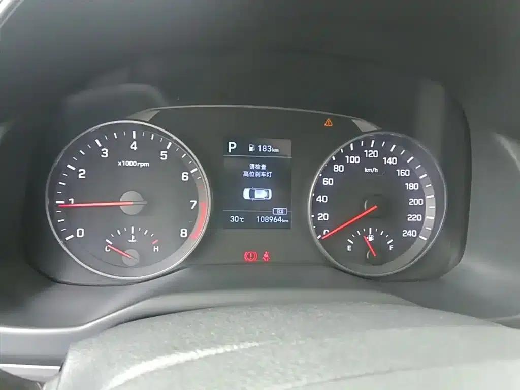Hyundai Elantra 2019 1.5L CVT Smart Elite Edition — миниатюра 12