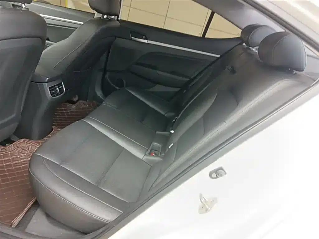 Hyundai Elantra 2019 1.5L CVT Smart Elite Edition — миниатюра 17