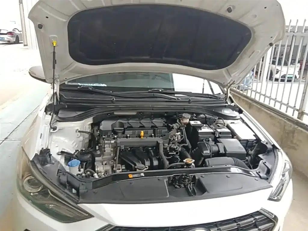 Hyundai Elantra 2019 1.5L CVT Smart Elite Edition — миниатюра 20