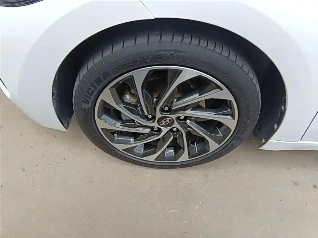 Hyundai Elantra 2019 1.5L CVT Smart Elite Edition — миниатюра 23