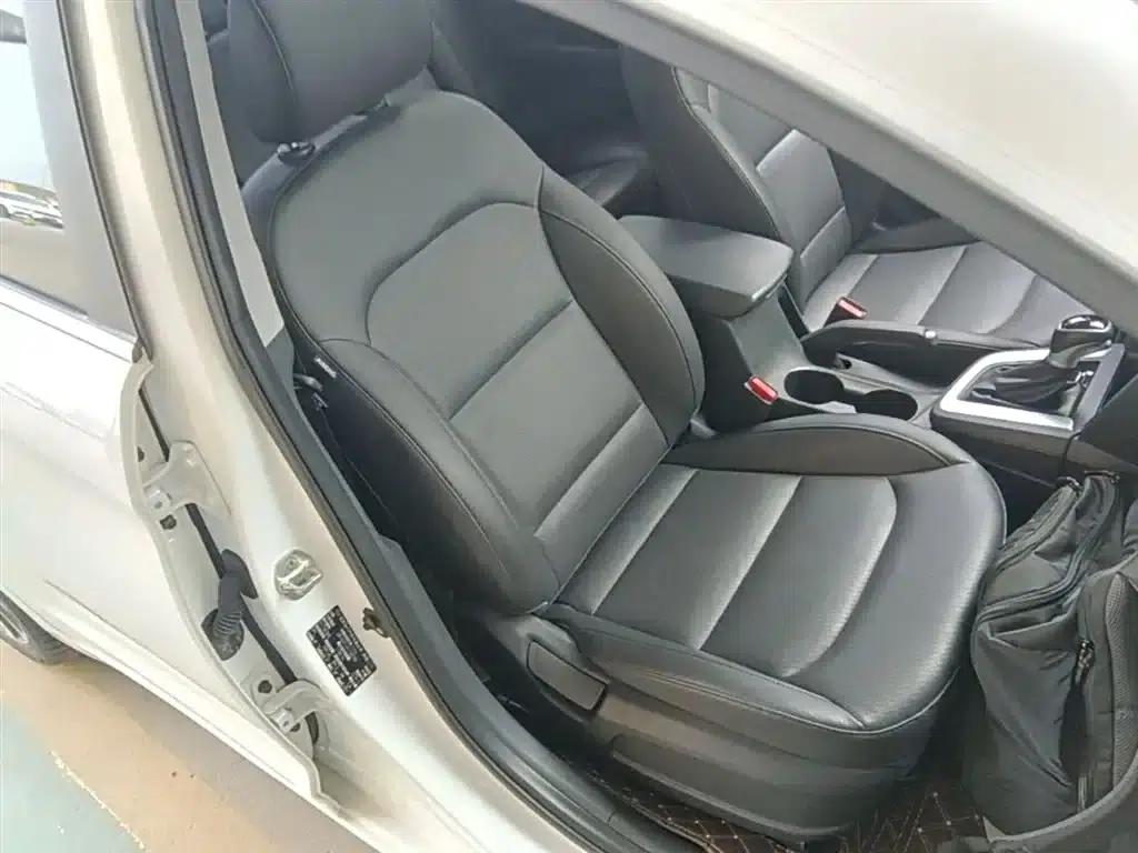 Hyundai Elantra 2019 1.5L CVT Smart Elite Edition — миниатюра 25