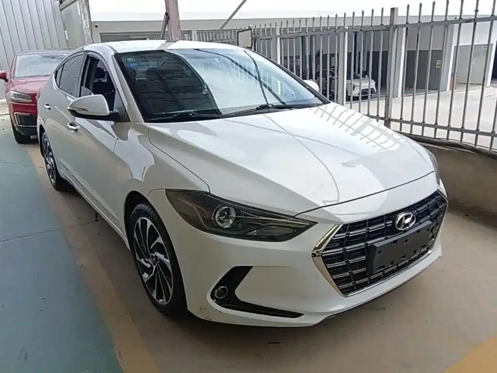 Hyundai Elantra 2019 1.5L CVT Smart Elite Edition — миниатюра 4