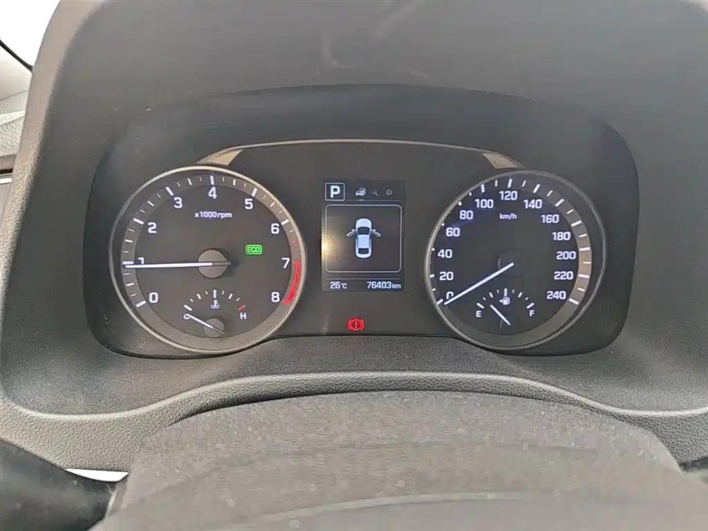 Hyundai Elantra 2016 1.6L Automatic Smart Elite Edition — миниатюра 12