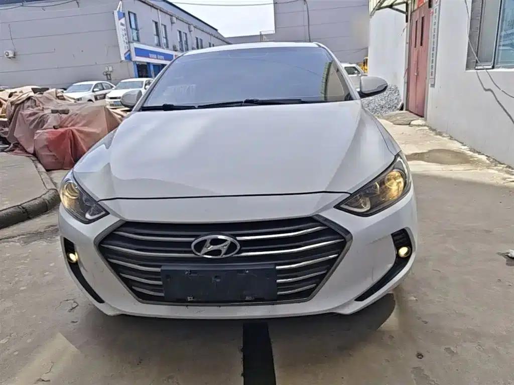 Hyundai Elantra 2016 1.6L Automatic Smart Elite Edition — миниатюра 3