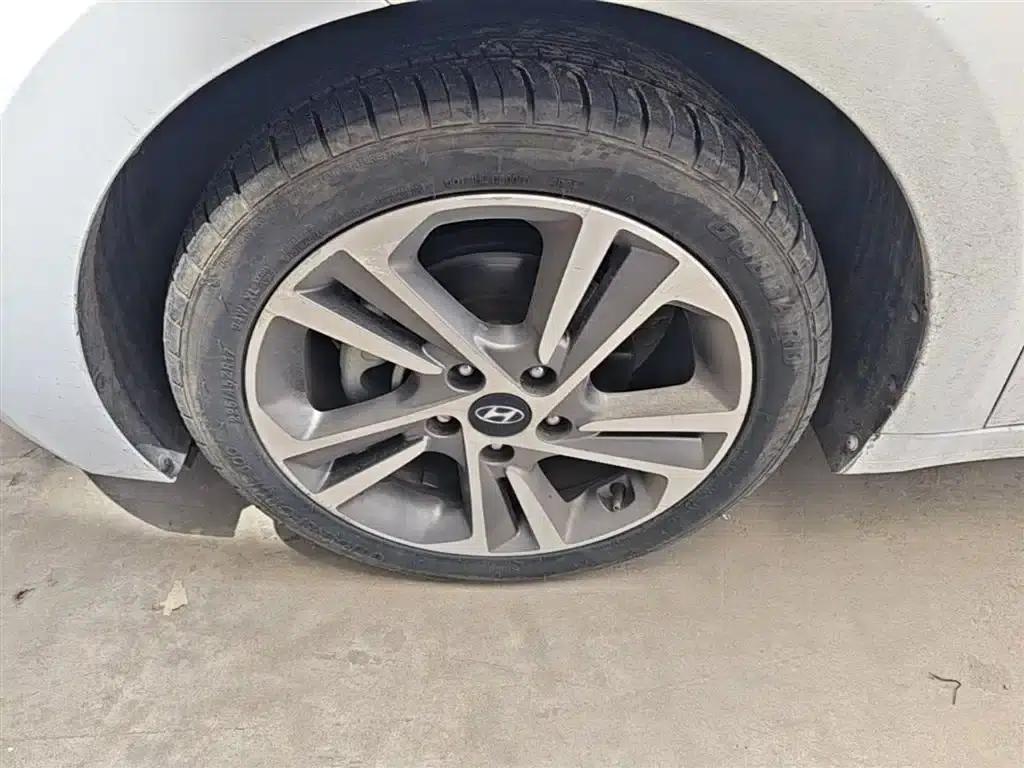 Hyundai Elantra 2016 1.6L Automatic Smart Elite Edition — миниатюра 23