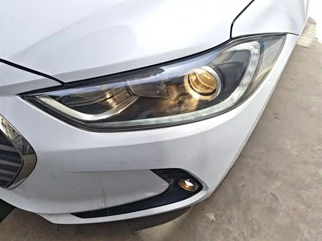 Hyundai Elantra 2016 1.6L Automatic Smart Elite Edition — миниатюра 24