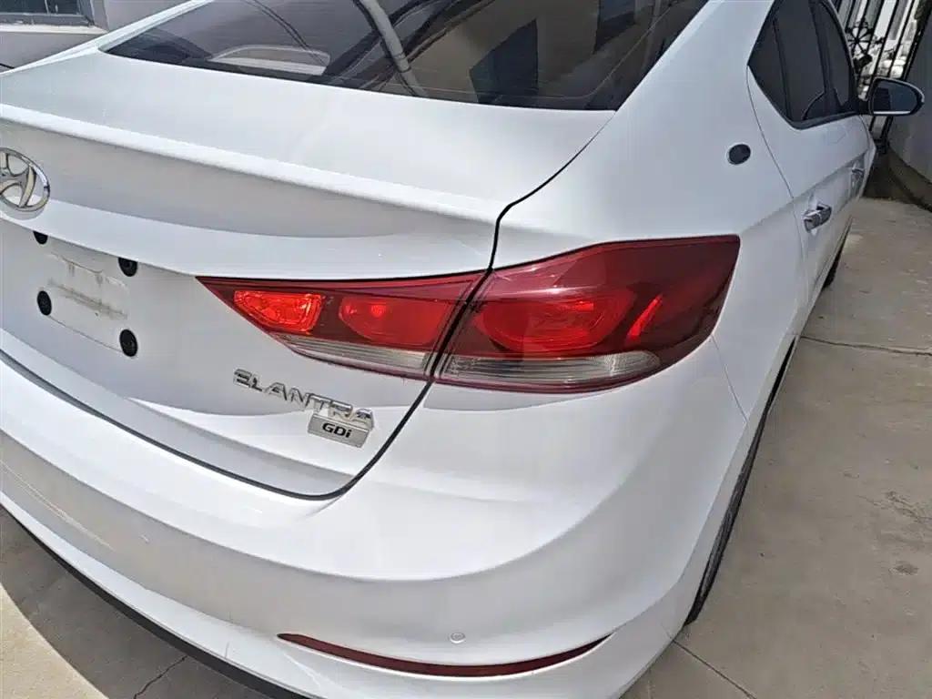Hyundai Elantra 2016 1.6L Automatic Smart Elite Edition — миниатюра 8