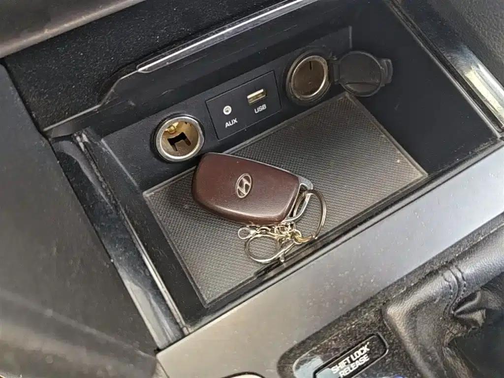 Hyundai Elantra 2016 1.6L Automatic Smart Elite Edition — миниатюра 9