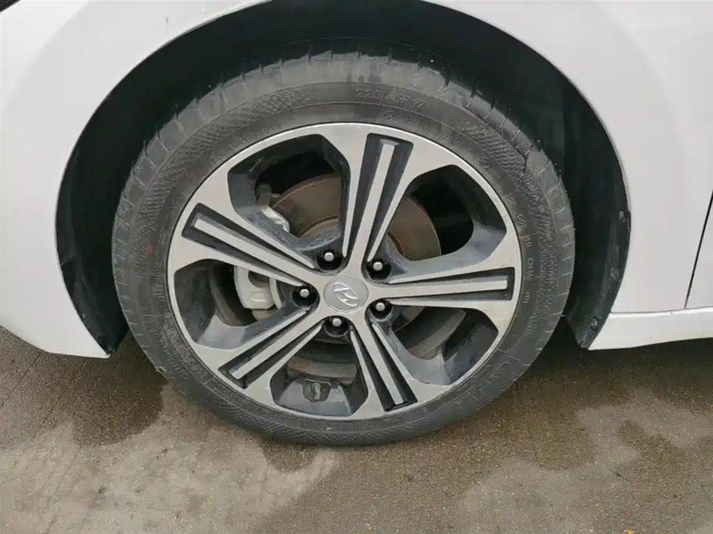 Hyundai Elantra 2018 1.4T Dual-Clutch Dynamic & Vitality Edition — миниатюра 23