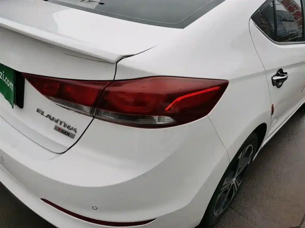 Hyundai Elantra 2018 1.4T Dual-Clutch Dynamic & Vitality Edition — миниатюра 8