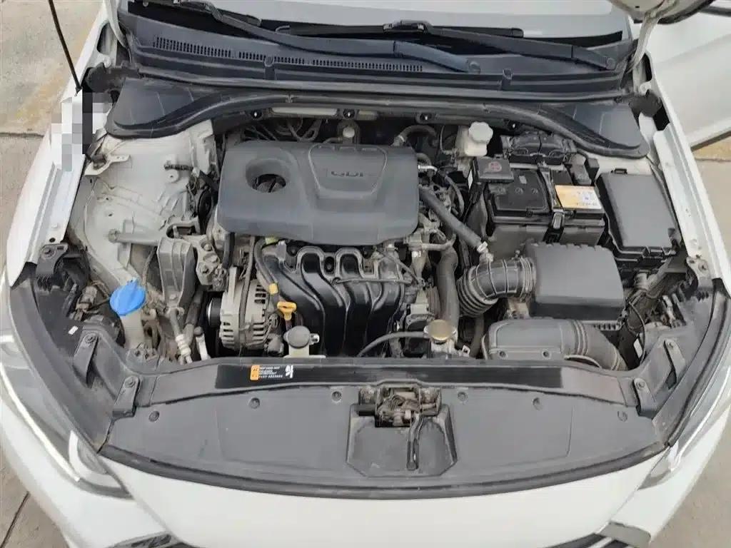 Hyundai Elantra 2016 1.6L Automatic Smart Elite Edition — миниатюра 11