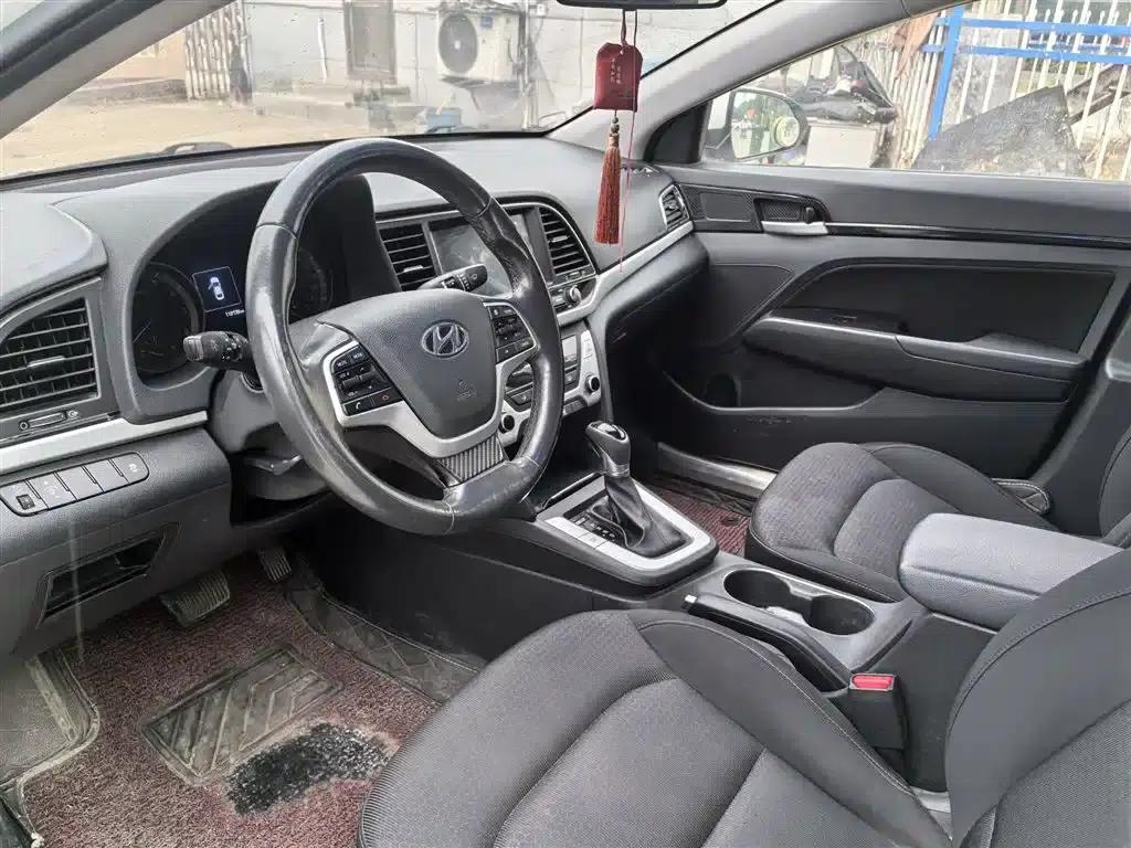 Hyundai Elantra 2016 1.6L Automatic Smart Elite Edition — миниатюра 12