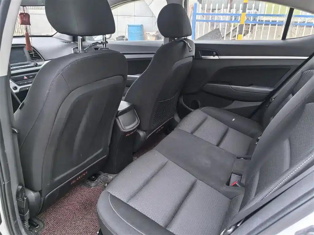 Hyundai Elantra 2016 1.6L Automatic Smart Elite Edition — миниатюра 13