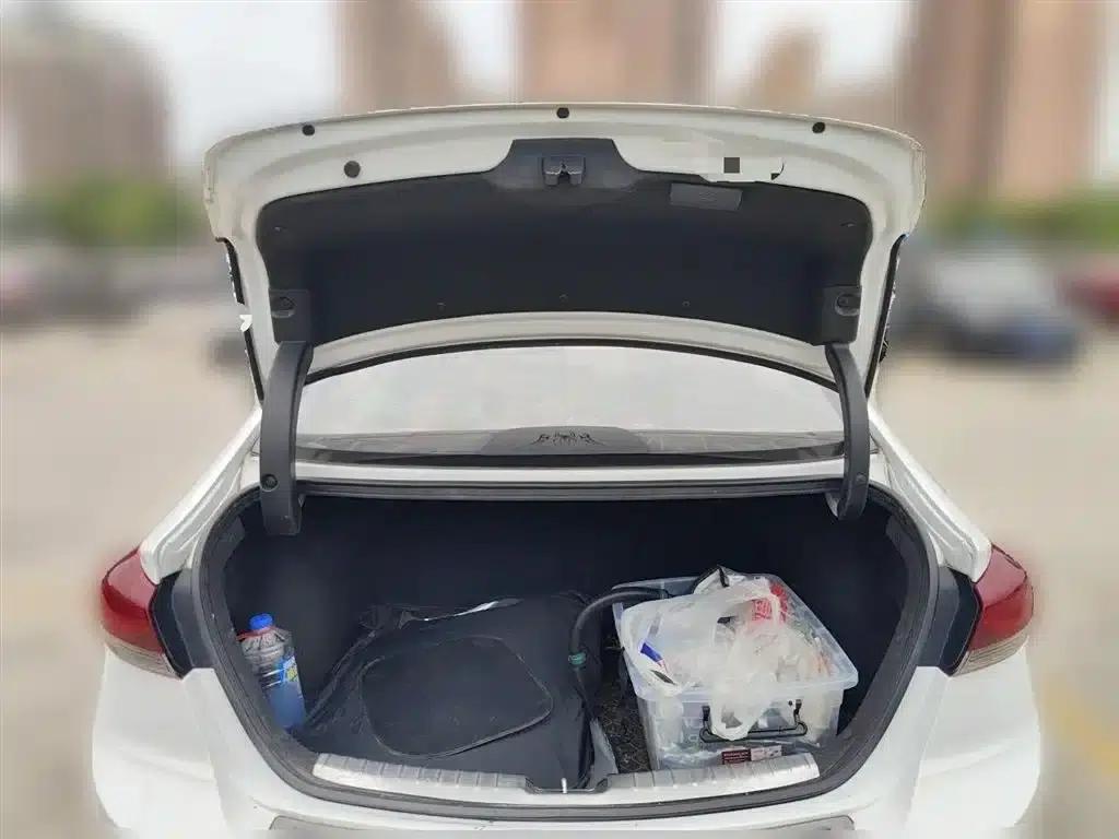 Hyundai Elantra 2016 1.6L Automatic Smart Elite Edition — миниатюра 10