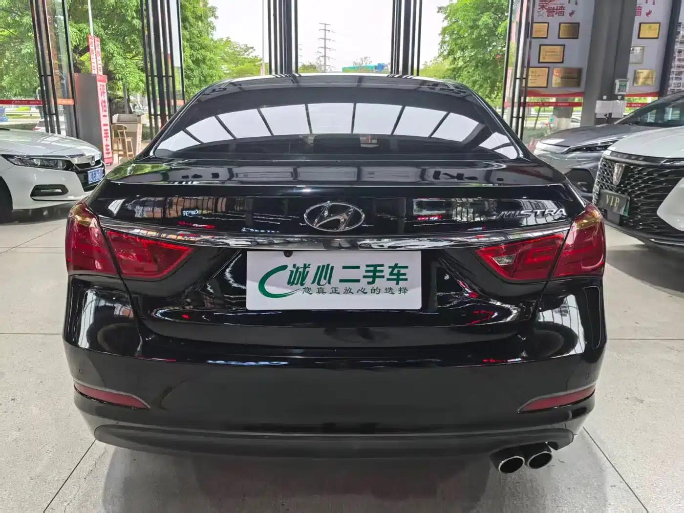 2014 Mistra 1.8L Automatic Premium DLX — миниатюра 3