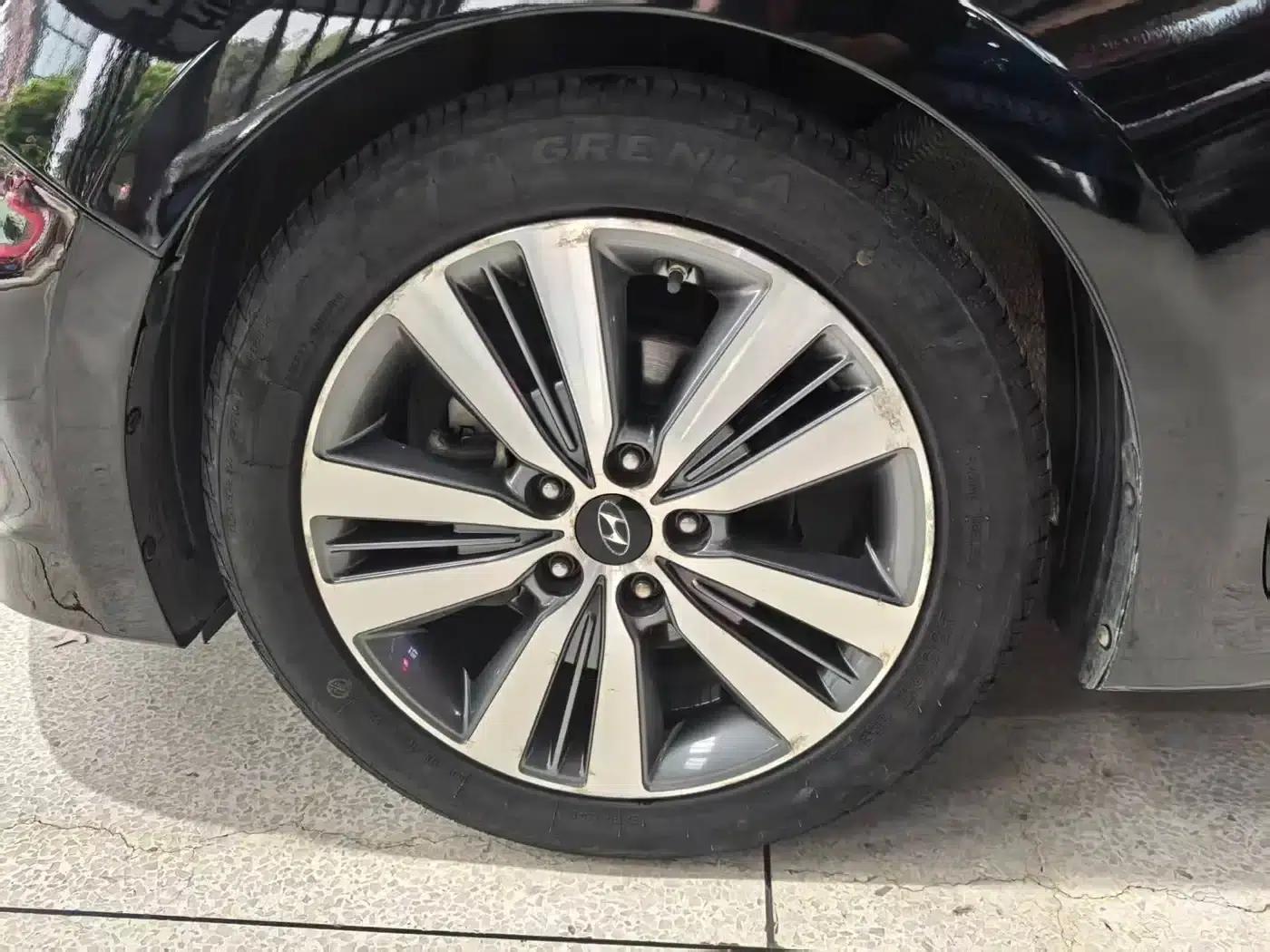 2014 Mistra 1.8L Automatic Premium DLX — миниатюра 5