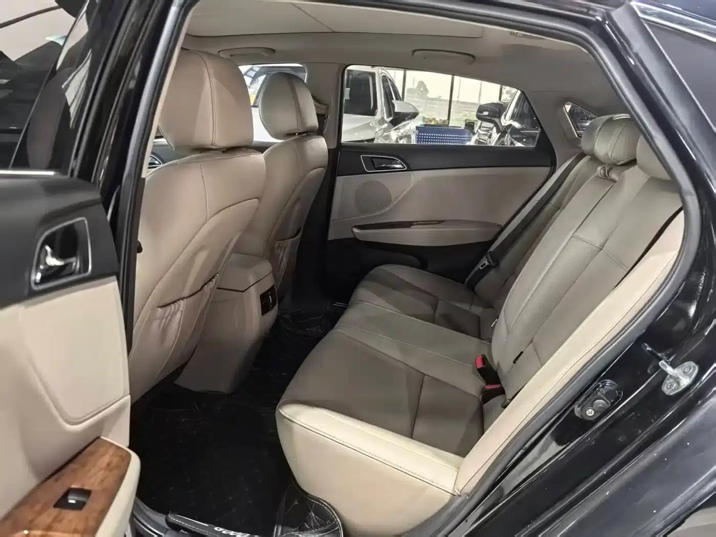 2014 Mistra 1.8L Automatic Premium DLX — миниатюра 8