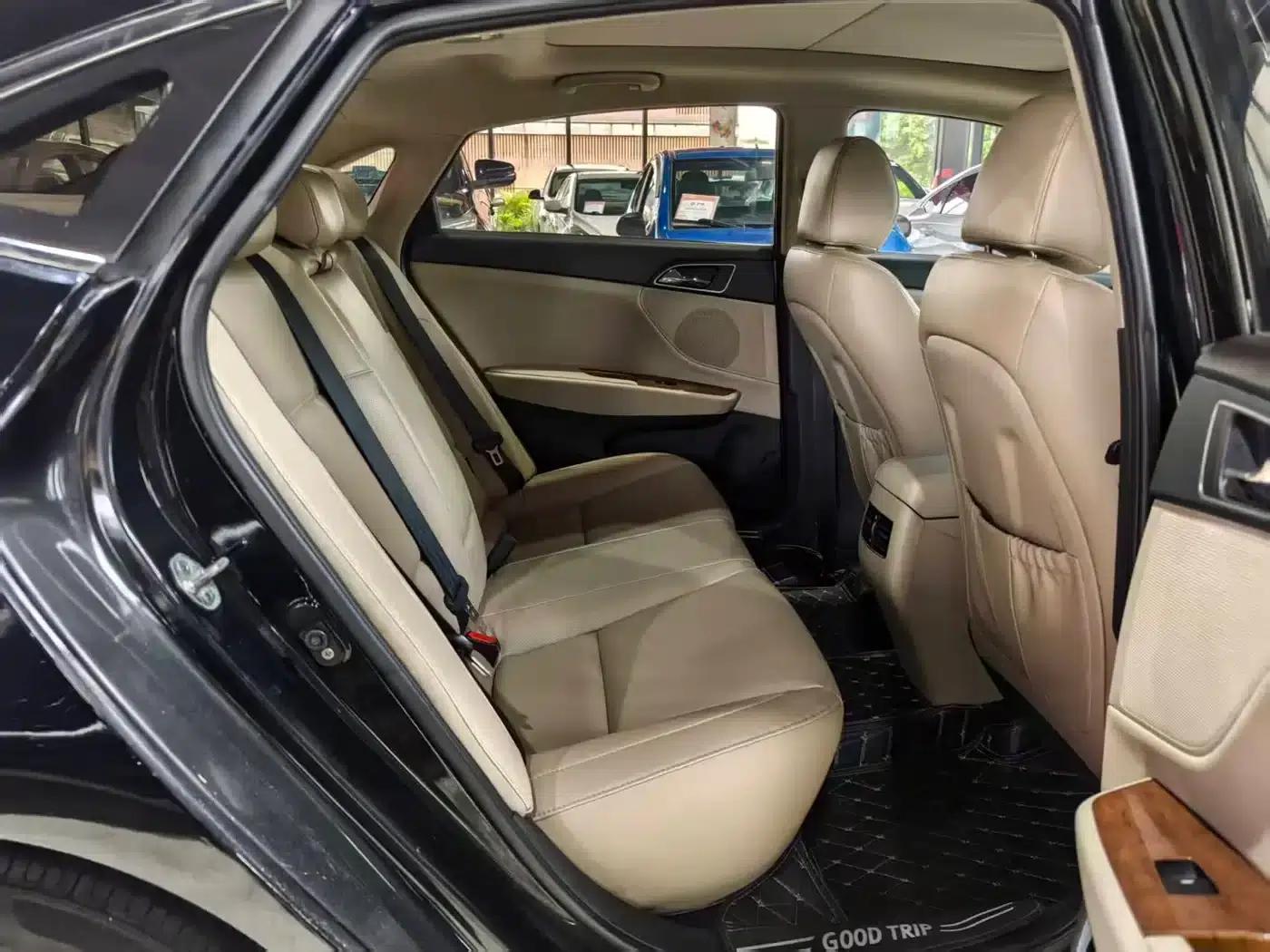 2014 Mistra 1.8L Automatic Premium DLX — миниатюра 9