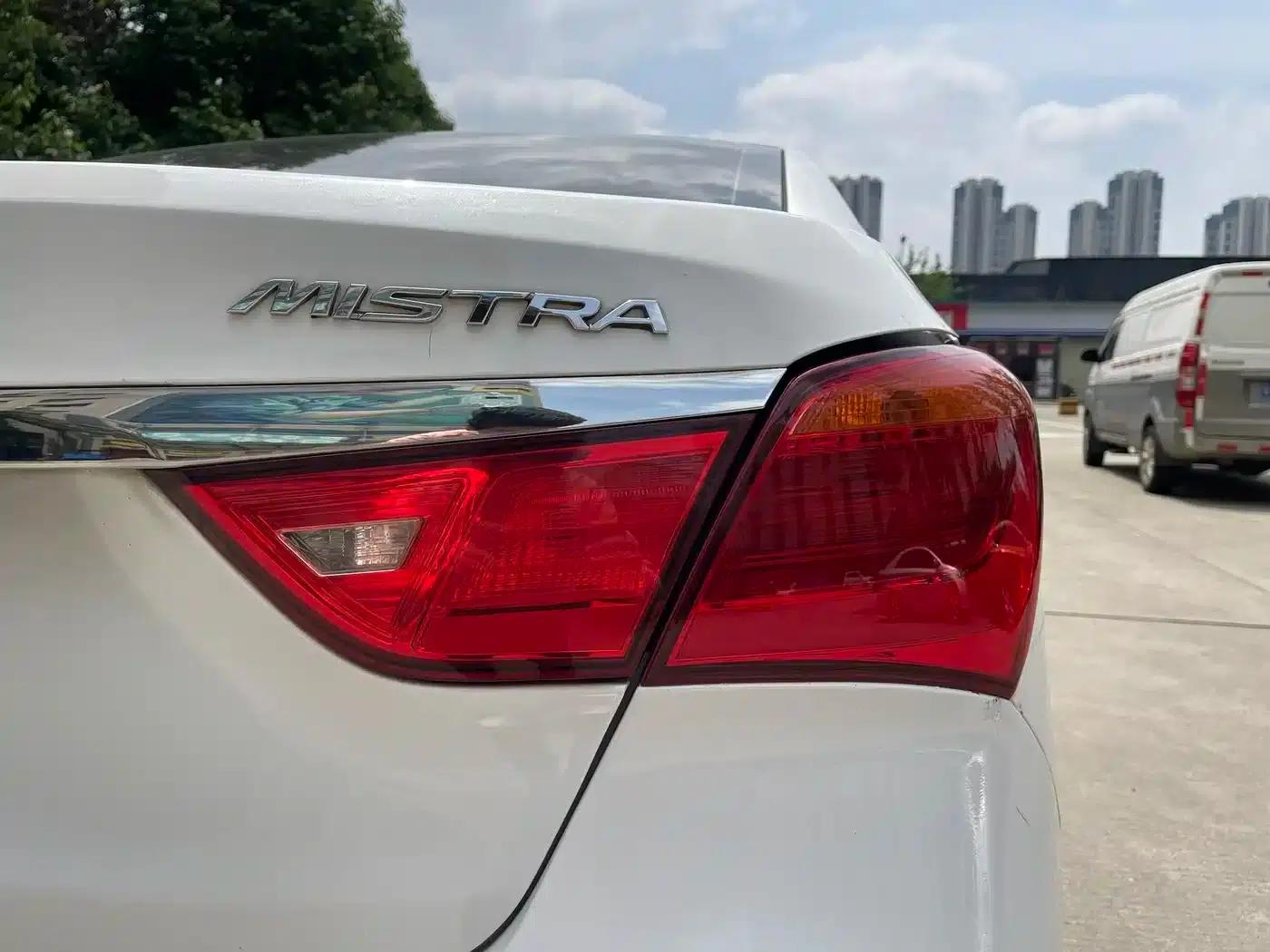 2014 Mistra 1.8L Automatic Intelligent GLS — миниатюра 10