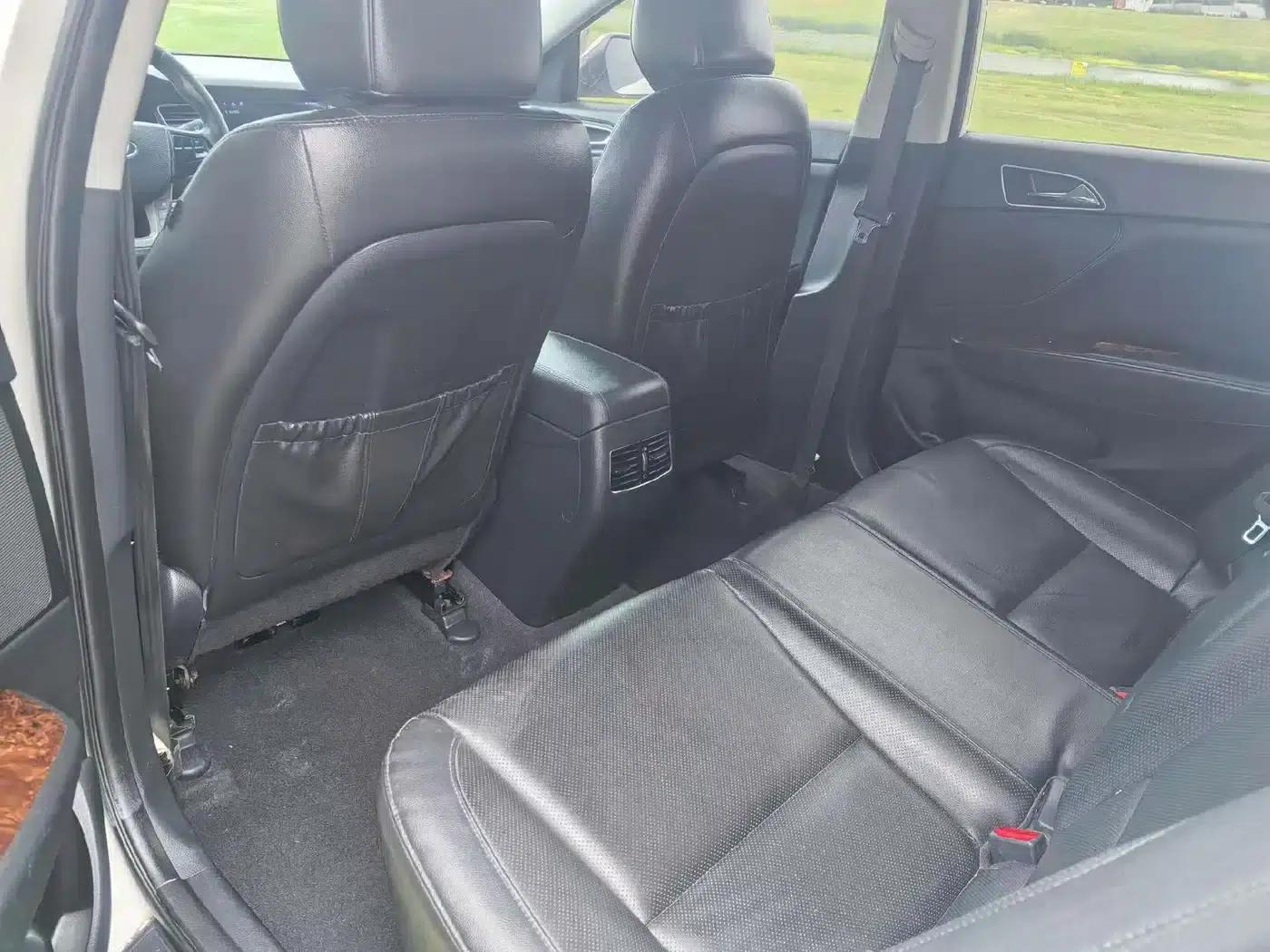 Hyundai Mistra 2016 1.8L Automatic Premium DLX — миниатюра 4
