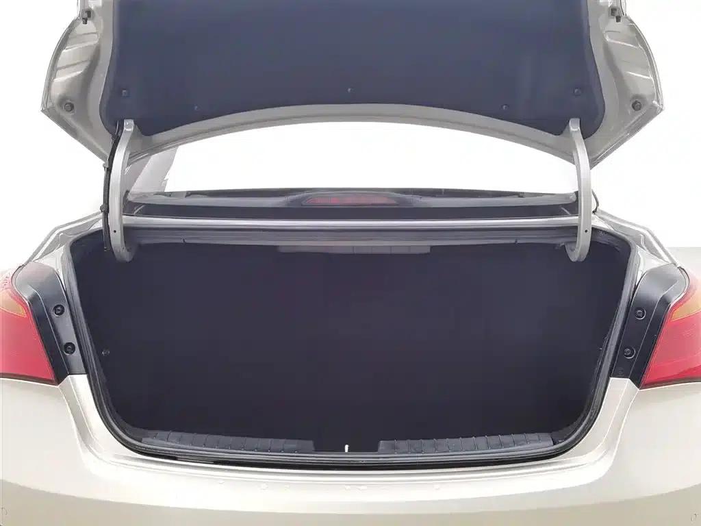 2016 Mistra 1.8L Automatic Intelligent GLS — миниатюра 16